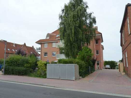 Freundliche und modernisierte 3-Raum-Wohnung mit Balkon und Einbauküche in Heiligenhafen