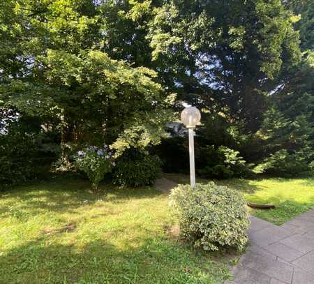 Ruhige helle 3- Zimmerwohnung mit 2 Balkonen und blick in die eigene Parkanlage