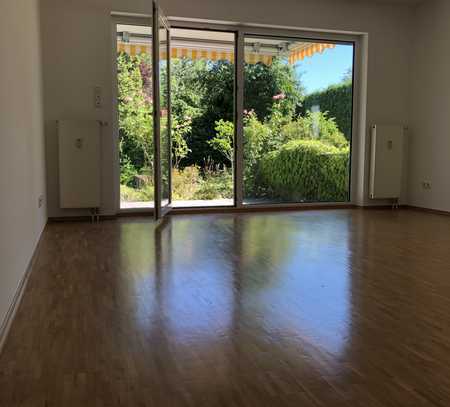 Exklusive, vollständig renovierte 3-Zimmer-Terrassenwohnung mit Balkon, Terrasse und EBK in Bonn