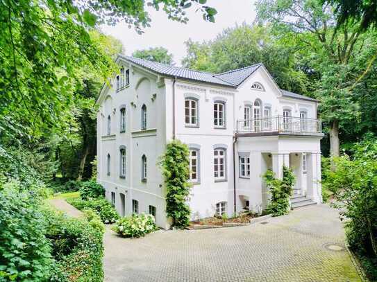 Historische Mehrfamilienvilla
im Naturschutzgebiet “Waldpark Marienhöhe“