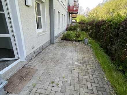 Wunderschöne EG-Wohnung mit großer Terrasse!