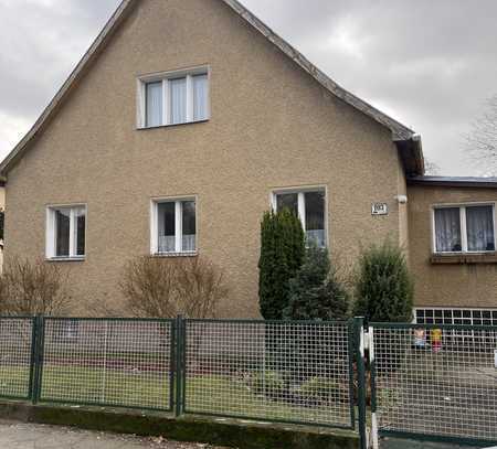 Preiswertes 4,5-Zimmer-Einfamilienhaus in Berlin Reinickendorf