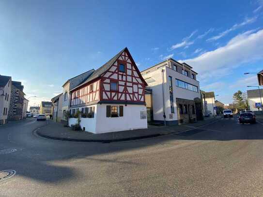 Attraktive Gewerbe/- Bürofläche im Ärztehaus Rhein-Med in St. Sebastian zu vermieten!