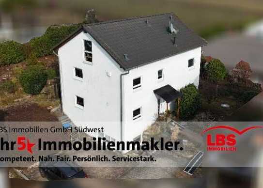 Großzügiges Wohnparadies für alle Generationen - Ihr Traumhaus mit Garten in ruhiger Lage.