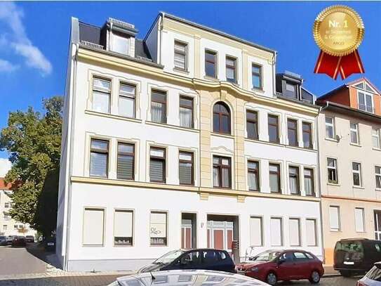 Sonniger Balkon I moderne Einbauküche I Tageslichtbad mit Eckbadewanne und Dusche