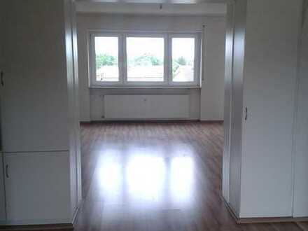 Wohnung mit 4,5 Zimmern und Balkon in Weinheim