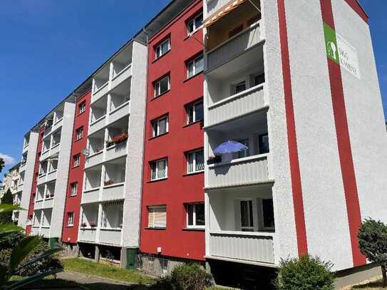 Balkonwohnung mit Einbauküche - ab sofort zu vermieten!