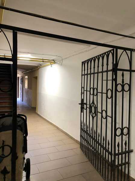 Teilsanierter Altbau mit Kamin und Wintergarten im Waldstraßenviertel