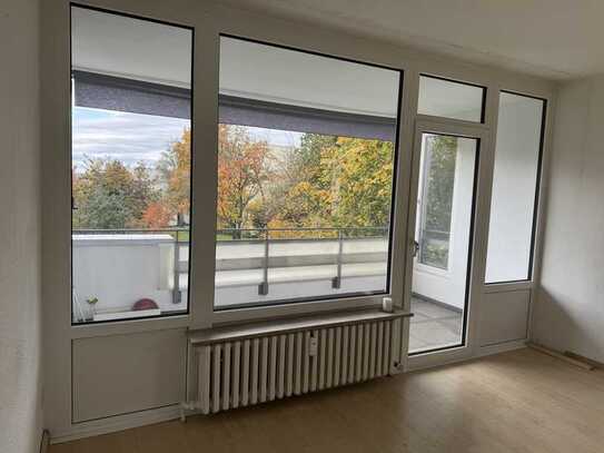 3 Zimmer Wohnung sowie Balkon und Einbauküche in Böblingen