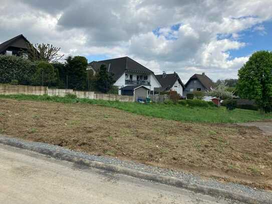 Baugrundstück mit Planung und Baugenehmigung: 
freistehendes Einfamilienhaus in Lindlar-Scheel