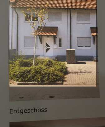 Modernes und großzügiges Reihenhaus in Schwetzingen-Schälzig, Helmholzstraße