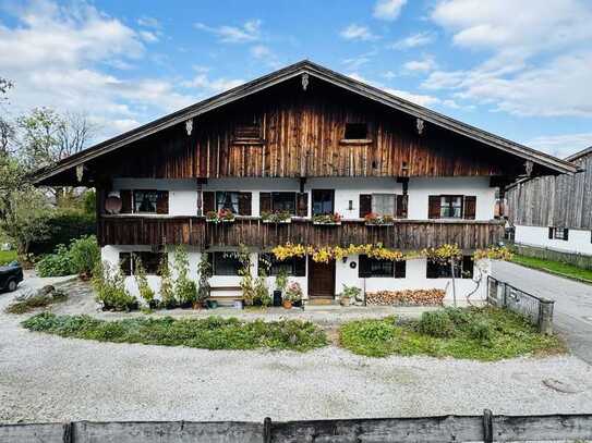 Denkmalgeschütztes Bauernhaus mit Nebenhaus
 und wunderschönem Garten