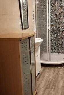 Ich Miete zwei Schlafzimmer Badezimmer und Küche am Haus. Für infos rufen sie an:015778712630