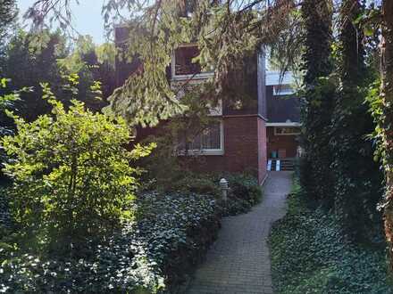 EFH mit Einliegerwohnung und parkähnlichem Garten