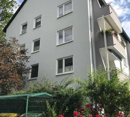 Exklusive 2-Zimmer-Wohnung mit Balkon und Einbauküche in Köln Riehl