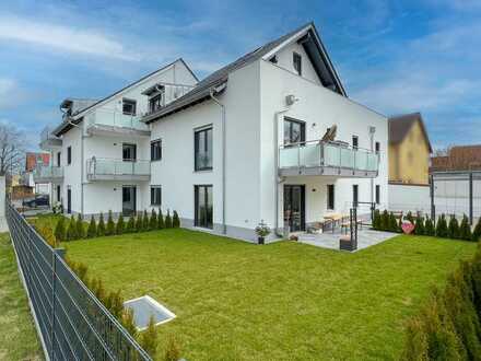 Moosburg an der Isar:
Sofort bezugsfertige 3-Zimmer Neubau-Dachgeschosswohnung mit sonniger Terrass