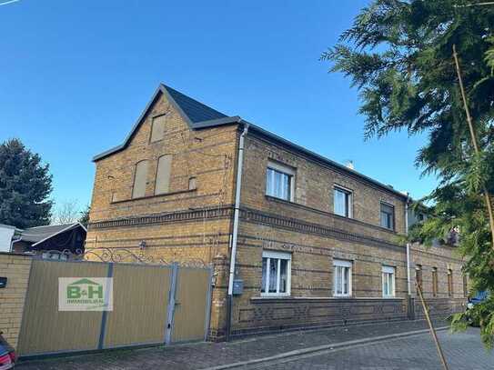 Ein-/Zweifamilienhaus bei Bitterfeld in ruhiger Seitenstrasse, 7 Zimmer, Zuf., Garage, Wfl. 170m²