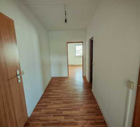Renovierte 2,5-Zimmer-Wohnung mit Balkon in Gera-Lusan