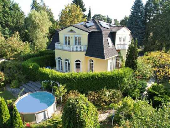 Repräsentative Villa mit separater Gewerbeeinheit und großzügigem Garten