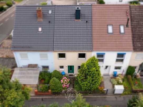 Einladendes Reihenmittelhaus mit Garten & Terrasse in ruhiger Lage von Würzburg-Lengfeld