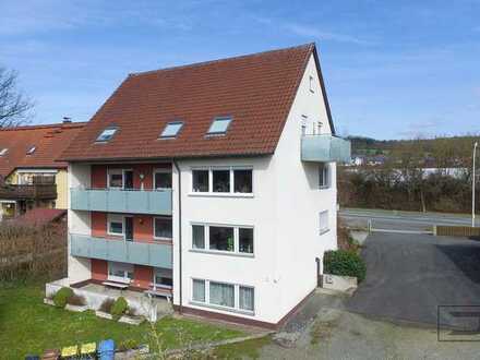 Klasse Kapitalanlage: Modern renovierte DG-Wohnung mit Balkon in Bindlach!