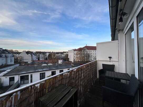 Pempelfort mit Ausblick: ansprechende 2 Zimmer-ETW mit Balkon