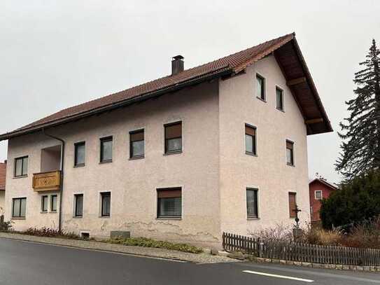 Sanierungsbedürftiges Wohnhaus mit Baugrundstück in Waffenbrunn