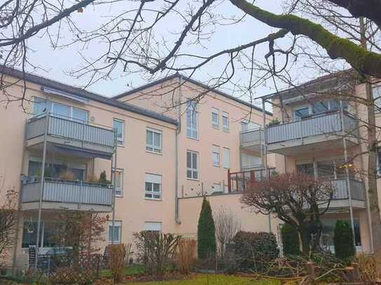 Gersthofen-Nord: Luftige 2 ZKB (bezugsfrei), ca. 53m², 3.OG, Balkon, TG / Wasserstoffheizung!