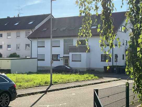 VON PRIVAT ZU VERKAUFEN : lichtdurchflutete, ruhige 3-Zimmer Dachgeschosswohnung in March-Buchheim