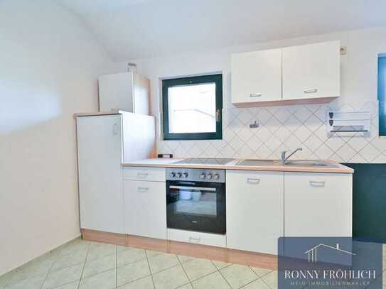 WOW! Bad mit Fußbodenheizung + Dusche, 3-Raum Maisonette in Reichenbach: Einzigartiges Wohnjuwel!