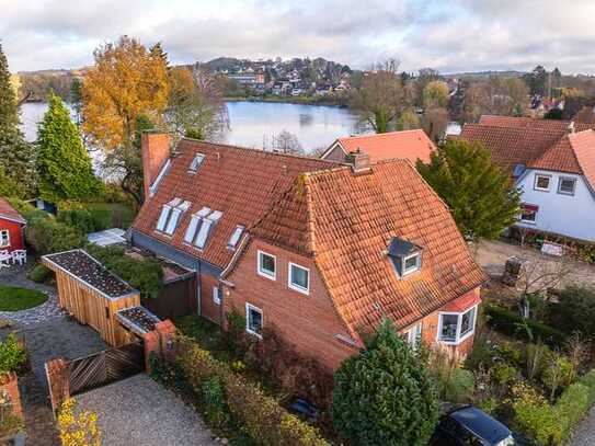 Großzügiges Haus mit Seezugang in ruhiger Lage von Plön