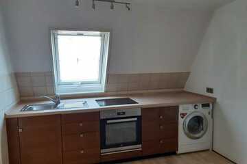 Nette, kleine 2-Zimmer-DG-Wohnung mit Einbauküche in Möckmühl