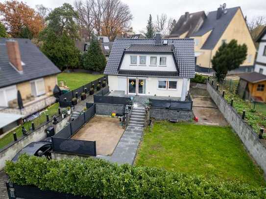 Ruhig gelegenes Einfamilienhaus mit großzügiger Terrasse, Garten und Einliegerwohnung in Hermsdorf