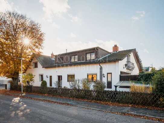 Tolle Familienlage Casterfeld - Sanierungsbedürftige DHH mit großem Garten und Garage!