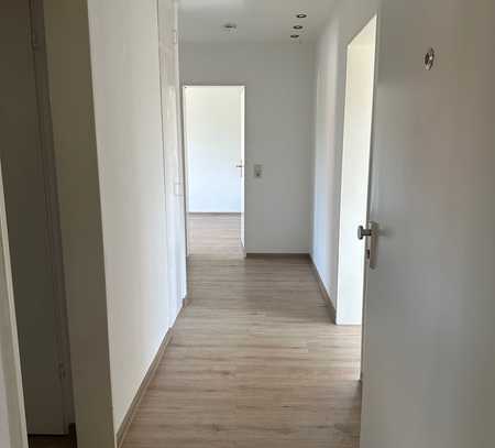 Ansprechende und vollständig renovierte 2-Zimmer-Wohnung mit Einbauküche in Wunstorf