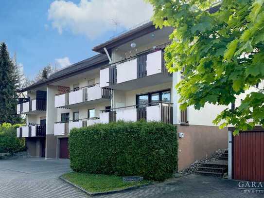 Schön geschnittene, helle 3 1/2 Zimmer-Wohnung mit Balkon und Garage