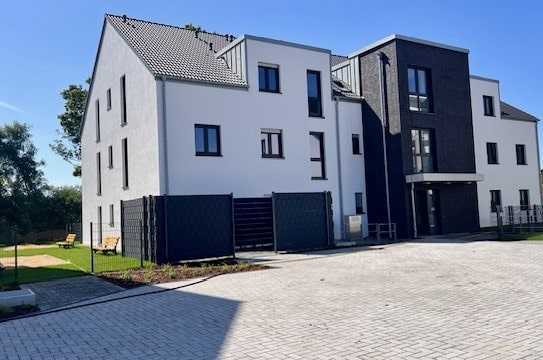 Barrierefreier Neubau! Sonnige 4 Zimmer-ETW mit ca. 142 m² Garten – citynah in gesunder Natur!