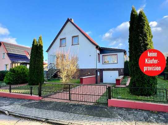 HORN IMMOBILIEN++ Burg Stargard, Einfamilienhaus mit Garage und geschlossener Veranda, Randlage