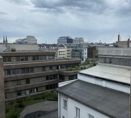 Schöne Dachgeschosswohnung in Stadtmitte Düsseldorf