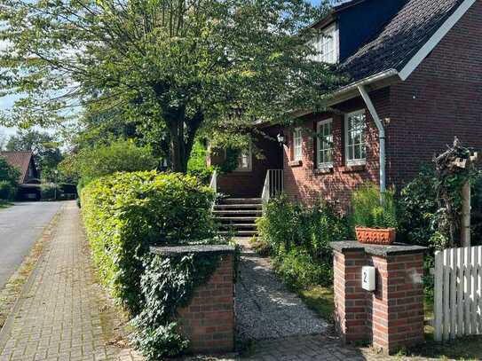 Schönes, grundsolides und gut gepflegtes Einfamilienhaus mit großem Garten in Wienhausen für Sie und