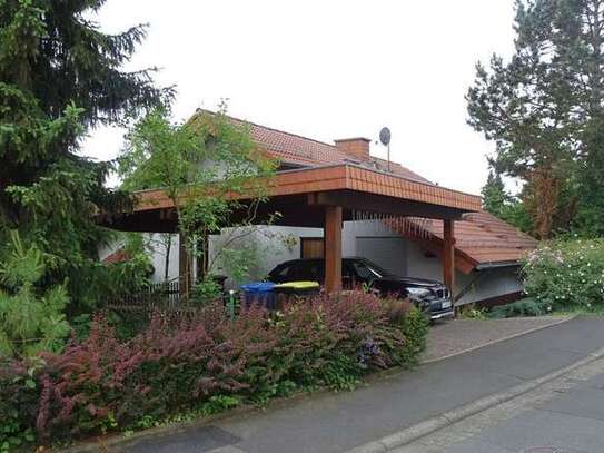 Schönes Architekten- Einfamilienhaus mit geh. Innenausstattung