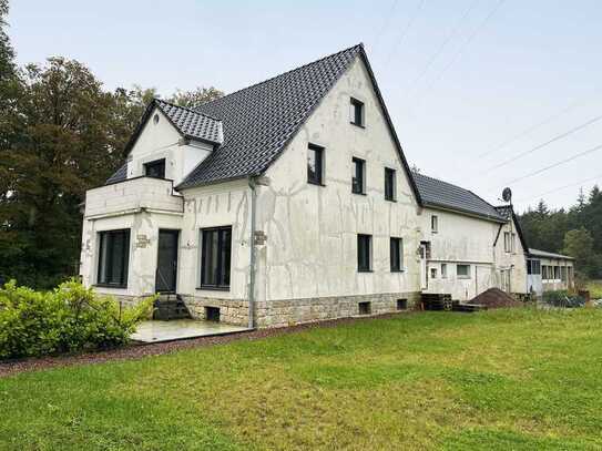 Für Naturliebhaber und Individualisten! Ansprechendes Wohnhaus mit Nebengebäude im Außenbereich von