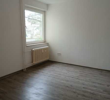 Gemütliche 3-Zimmer-Erdgeschosswohnung mit Balkon zu vermieten.