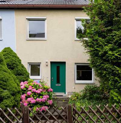 Einladendes Reihenmittelhaus mit Garten & Terrasse in ruhiger Lage von Würzburg-Lengfeld