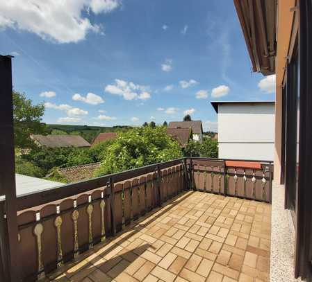 Topp gepflegtes Wohnhaus 1-2 WE am Naturschutzgebiet bietet Balkon, Terrasse, Garten, Garage