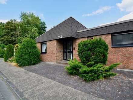 Schöner und gut geschnittener Winkel-Bungalow in der Nähe vom Schloss Rheydt in Mönchengladbach