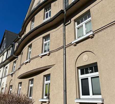Großzügige 4-Zimmer mit Laminat, Balkon und Garage in sehr guter Lage