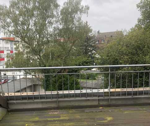 3 1/2-Räume mit großzügiger Balkon-Terrasse und Garage!