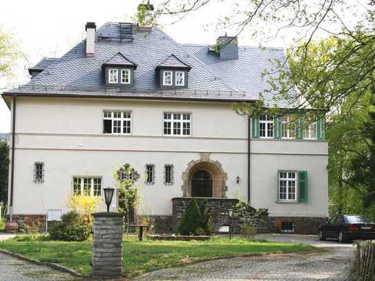 Ansprechende und sanierte 2-Raum-Hochparterre-Wohnung in Gornsdorf