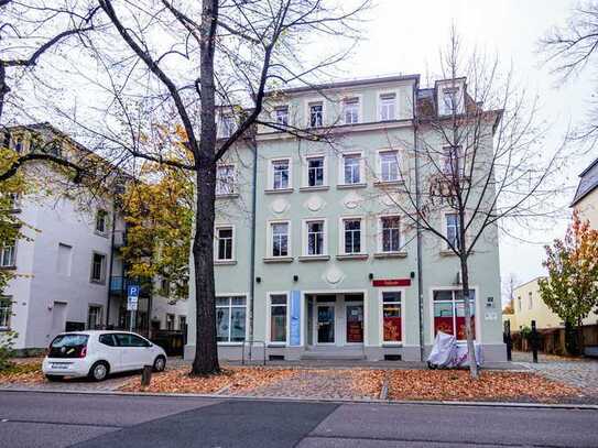 Gut geschnittene Altbauwohnung in zentraler und beliebter Lage.